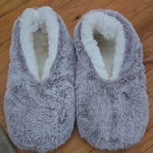 Cozy Gray Faux Fur Women's Slippers